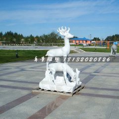 公園小鹿雕塑，廣場石頭鹿