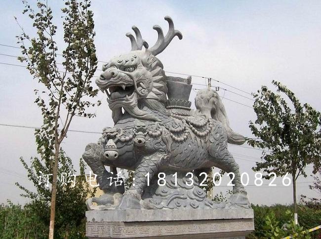麒麟馱寶石雕，青石麒麟雕塑