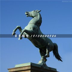 青銅馬雕塑，廣場(chǎng)立馬銅雕