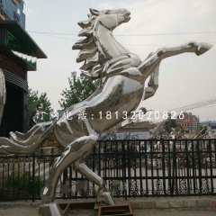 不銹鋼立馬，企業(yè)門口雕塑
