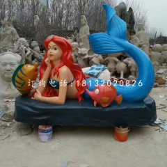趴著的美人魚雕塑，玻璃鋼卡通雕塑