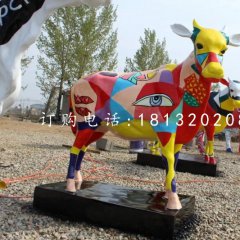 小牛雕塑，玻璃鋼彩繪動物
