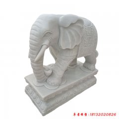 門(mén)前石雕大象